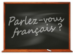escuela-de-frances-francia-fuente-tiza-placa_121-64271