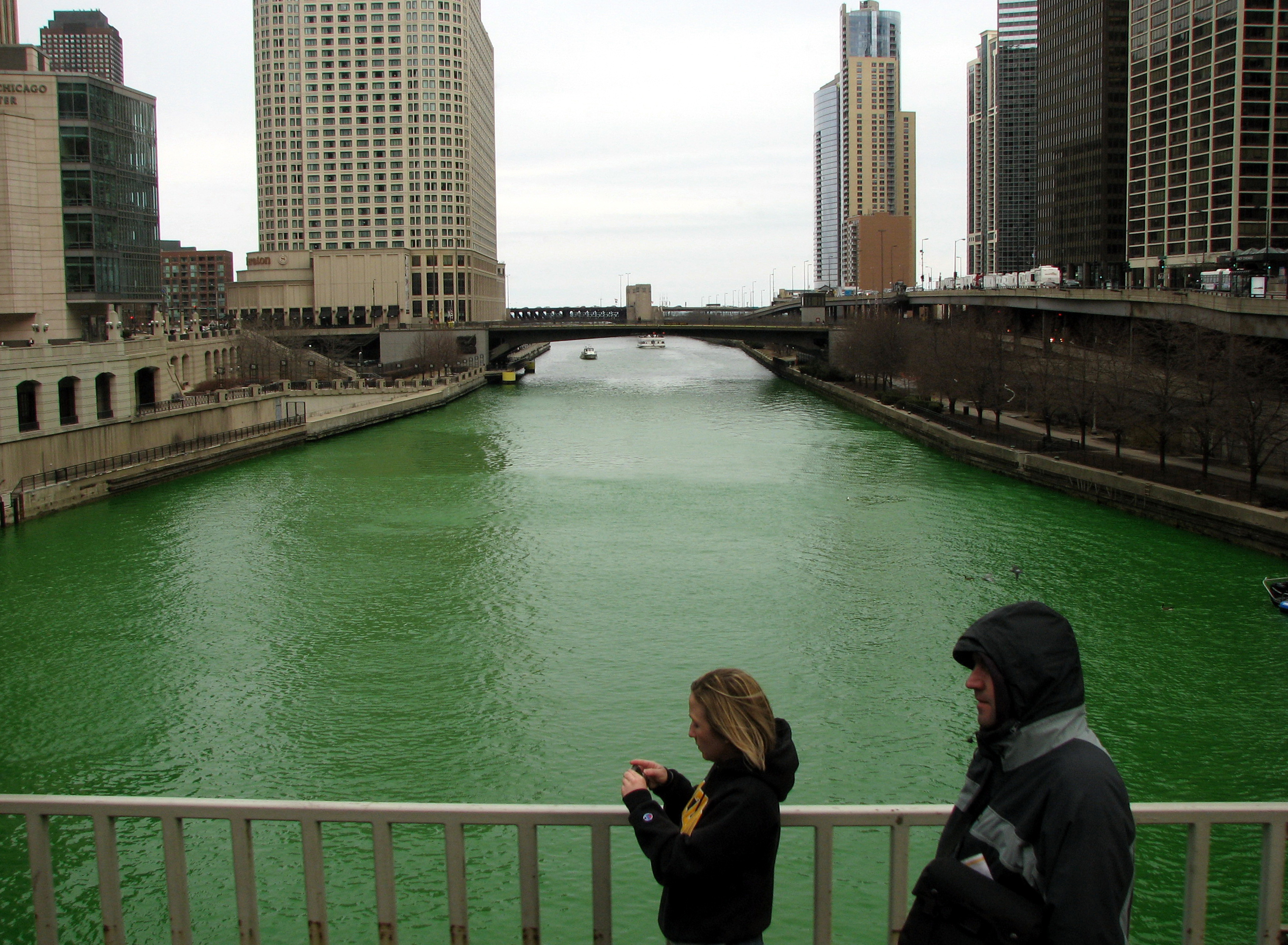 Chicago_River_St_Patricks_Day_08